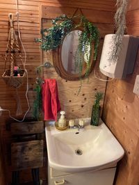 トイレと別空間の洗面台 - カフェ御結（おむすび） キッチン付きカフェスペースの室内の写真
