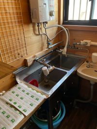 ２層シンクの手洗い場、蛇口には浄水器切り替えあります。 - カフェ御結（おむすび） キッチン付きカフェスペースの室内の写真