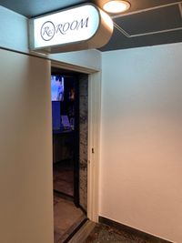 カラオケバーRe:ROOM北新地店 Bar Re:ROOM[北新地/梅田/貸切]の入口の写真