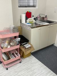 グラス食器使い捨て容器なども揃っています✨
シンク下に調理器具が揃っています✨ - NAPPYROOM　西船橋 韓国風癒しの空間の設備の写真