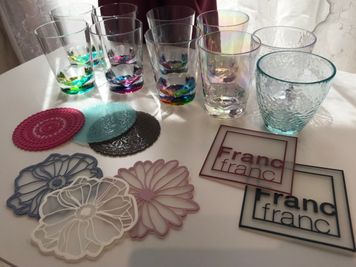 グラス・Francfrancのコースター - パーティ・誕生日会【コンビニ0分】オオノビル305「ロココ川口」 ハロウィン🎃2面採光✨ママ会👶優しい日差し💗癒し系スペースの設備の写真