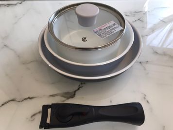 Francfrancのお鍋 - パーティ・誕生日会【コンビニ0分】オオノビル305「ロココ川口」 ハロウィン🎃2面採光✨ママ会👶優しい日差し💗癒し系スペースの設備の写真