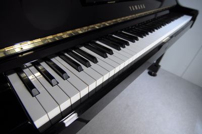 アップライトピアノ（YAMAHA） - 音楽練習室スタジオアコースティック Mルーム（2帖アップライトピアノ：ピアノ・声楽：1名利用）の室内の写真