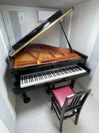 北戸田駅前2分グランドピアノレンタルルーム・最新防音室2台完備 北戸田駅前2分グランドピアノ2台、最新防音室2台完備！の室内の写真