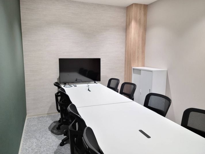 8名用会議室（完全個室） - BIZcomfort大宮西口