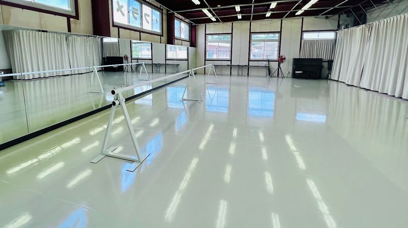 ＜Bスタ＞天井の高い広々としたバレエスタジオ🩰 - スタジオサフラン