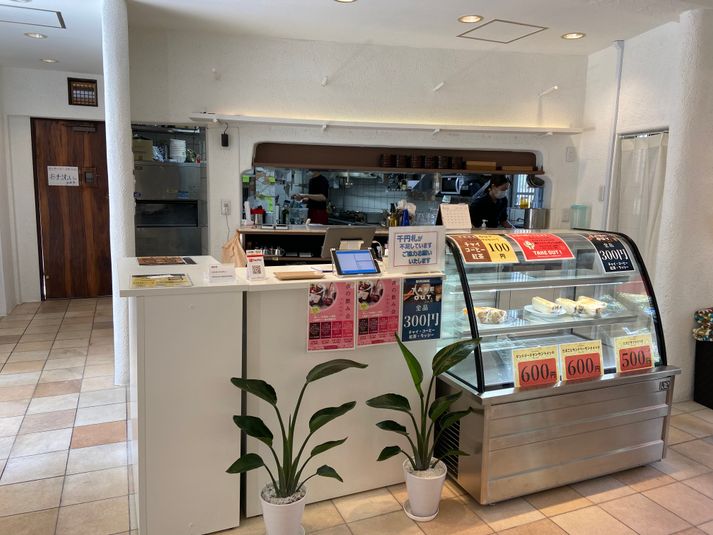 靱公園に面した30席のカフェレストラン - GRAND CANTE