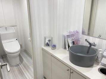 トイレ(男女兼用) - ハイフ専門店LIME レンタルサロン　赤羽の設備の写真