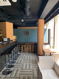 JAPANESQUE 1Fバーカウンターの室内の写真