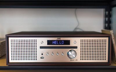 JVC製の高品質なBluetooth機能付きCDコンポです。 - レンタルサロン&ヒーリング・クロエ横浜駅前の設備の写真