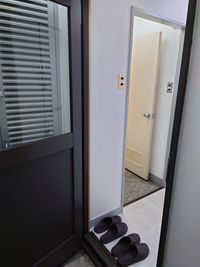施設玄関：玄関　扉から内側を見た光景 - 防音スタジオ　Lavoc Room1（防音音楽・撮影スタジオ）の外観の写真