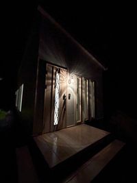 夜ポーチライトをつけた状態の写真です。 - おのここハウス 【無人店舗】貸し切りハウス型 ヨガ・ダンス・イベントスペースの外観の写真