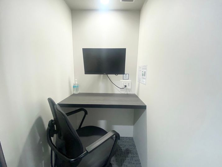 No.4 - RemoteworkBOX 西新宿Aビル店