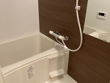 浴室・シャワー利用は有償オプションです。 - 五反田・大崎駅近・和モダン隠れ家スペース 五反田・大崎駅近・和モダンな隠れ家スペース🌸条件付ゴミ無料回収の室内の写真