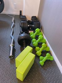 ダンベル1〜4kg
可変式ダンベル45kgまで可 - Ambitionパーソナルジム赤坂 Ambition parsonal GYM Akasakaの設備の写真