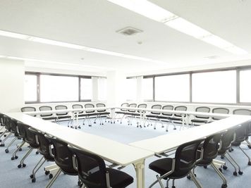 名古屋会議室 橋本ビル千種池下駅前店 A会議室（4階）の室内の写真