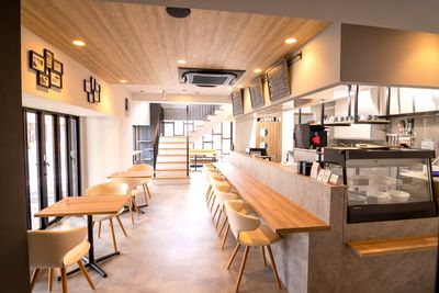 全面ガラス張りの明るいオープンキッチン。お食事付きのイベントに最適です！ - SAKUMA'S KITCH-INN （サクマーズキッチン）