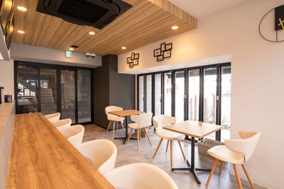 明るい店内 - SAKUMA'S KITCH-INN （サクマーズキッチン） 🉐 お洒落なカフェ1-2F 丸ごと貸切りプラン！無料駐車場付きの室内の写真