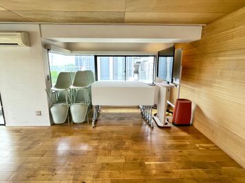 【後方部分に、会議用備品は全て収まります】 - TIME SHARING 新宿御苑前 壱丁目参番館 1001の室内の写真