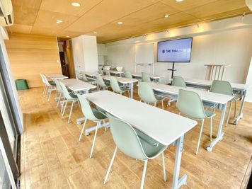 【ナチュラルな内装と可愛らしい家具でリラックスした会を行えます♪】 - TIME SHARING 新宿御苑前 壱丁目参番館 1001の室内の写真