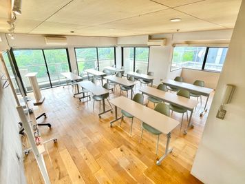 【セミナー形式18名着席可能】 - TIME SHARING 新宿御苑前 壱丁目参番館 1001の室内の写真