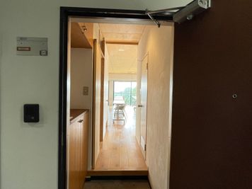 【おしゃれなスペースで素敵なお時間をお過ごしください♪】 - TIME SHARING 新宿御苑前 壱丁目参番館 1001の入口の写真