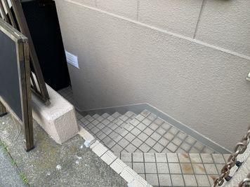 イベントスペースOGM店の入口の写真