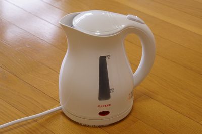 電気ケトル（1.2リットル） - レンタルサロンキビス佐野店 個人で使えるプライベートシェアサロン丨レンタルサロンキビス佐野店の設備の写真