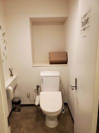 トイレ - レンタルサロンFELICITE神戸三宮店 施術ルーム（１対１の施術専用）の室内の写真