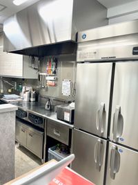 ホシザキの新しい厨房什器付 - SAKUMA'S KITCH-INN （サクマーズキッチン） 🉐 お洒落なカフェ1-2F 丸ごと貸切りプラン！無料駐車場付きの設備の写真