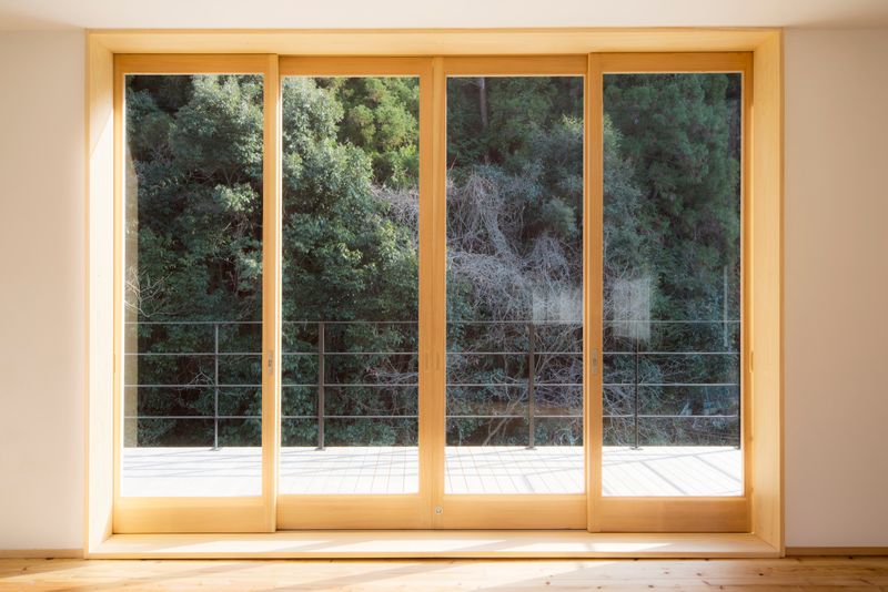 空の見えるウッドデッキと開放感あふれるレンタルスペース - レンタルスペース　eco-de