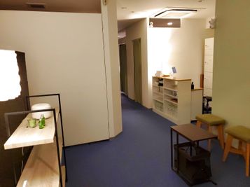 スペース入り口・待合 - レンタルサロンFELICITE神戸三宮店 施術ルーム（１対１の施術専用）の入口の写真