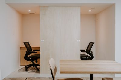 【ブースタイプ＆オフィスチェアなので集中して作業が出来ます♪】 - 【閉店】TIME SHARING WORK 綱島 集中ブース席の室内の写真