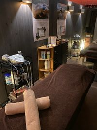 あさがお鍼灸整骨院 エステ器具、施術ベッド付き完全個室の室内の写真