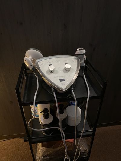 エステ器具、施術ベッド付き完全個室 - あさがお鍼灸整骨院