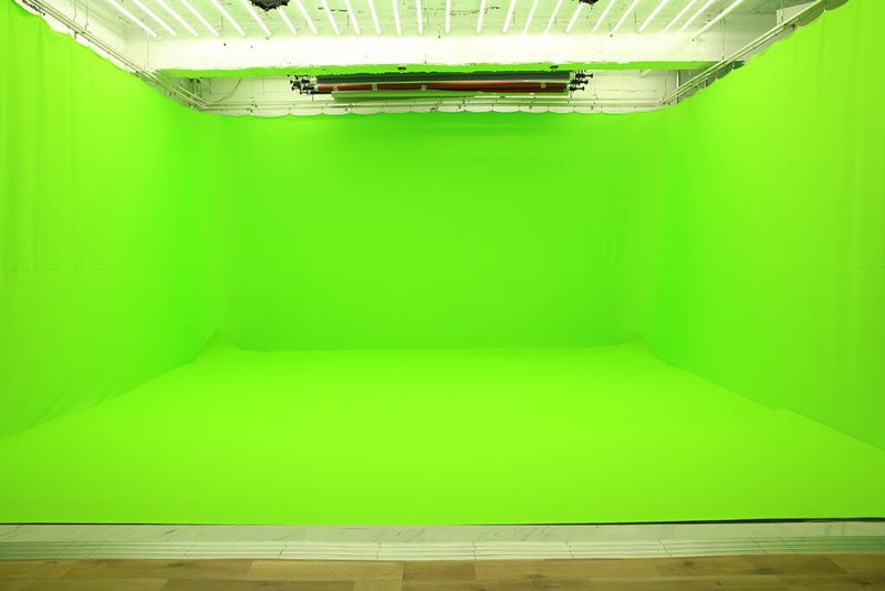 グリーンバック - スタジオ クロマキー、白ホリ、黒幕の室内の写真