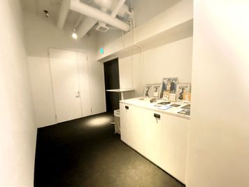 大阪会議室 梅田北新地店 Room A（セルフ設営/当日予約OK）の設備の写真