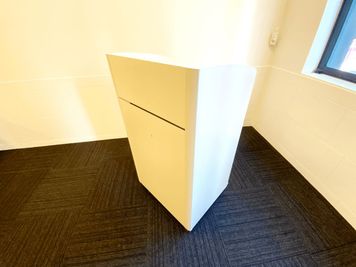 大阪会議室 梅田北新地店 Room A（セルフ設営/当日予約OK）の設備の写真