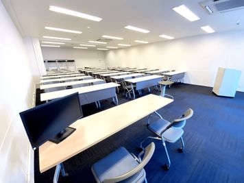 大阪会議室 梅田北新地店 Room A（セルフ設営/当日予約OK）の室内の写真