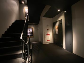 大阪会議室 梅田北新地店 Room A（セルフ設営/当日予約OK）の入口の写真