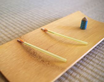 鍼・灸使用の場合は資格証提示お願いいたします。 - 【大曽根駅より15分】レンタルルーム、研修ルーム貸し出しサロン 施術・スクール用 レンタルスペースの設備の写真