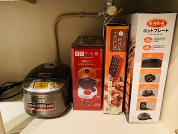 キッチン棚 - 五反田徒歩4分「&Living」バリ風モダンレンタルスペース 五反田徒歩4分「&Living」バリ風レンタルスペースの設備の写真