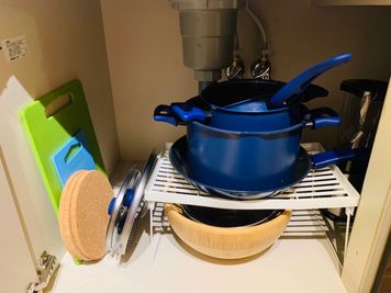 キッチン棚 - 五反田徒歩4分「&Living」バリ風モダンレンタルスペース 五反田徒歩4分「&Living」バリ風レンタルスペースの設備の写真