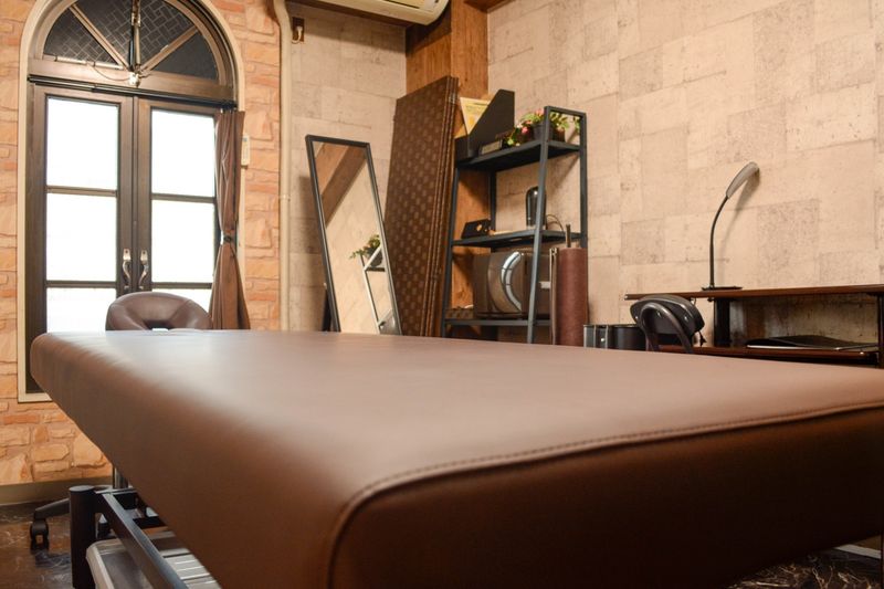 横浜・鶴見東口707号店 - レンタルサロン「Farbe」