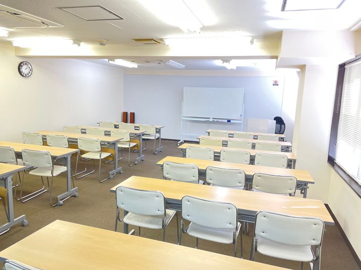 窓の開閉ができる貸し会議室 - FD会議室