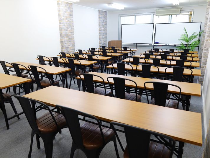 【佐世保バス50分】最大42名/光回線Wifi/会議室/セミナー - ≪RIVERLD佐世保≫