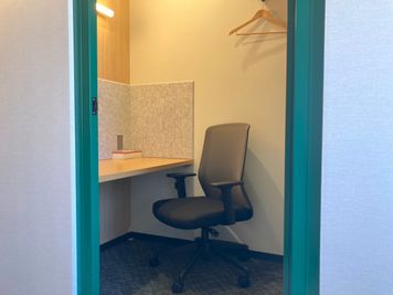 1人用個室(117)
ベーシックでシンプルな個室 - いい部屋Space中村公園店 1人用個室Bの室内の写真
