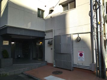 マイルーム高田馬場 多目的レンタルスペースの入口の写真