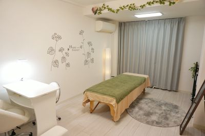 ナチュラルでシンプルな落ち着いた雰囲気のお部屋です。 - レンタルサロンKomachi-A レンタルサロン Komachi-Aの室内の写真