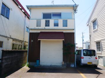 1階は、居酒屋です。 - ナカジマハイツ 総和建工西焼津貸スペース、貸会議室、自習室の外観の写真